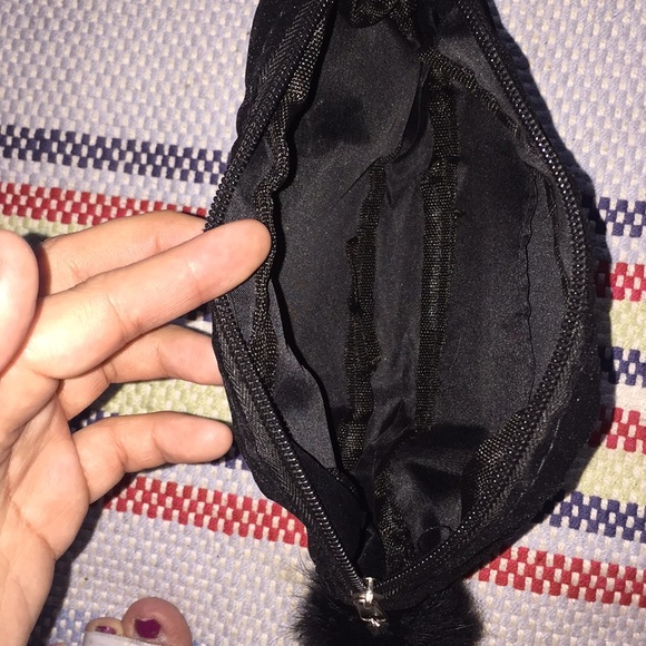 Cosmetic bag - Picture 2 of 3